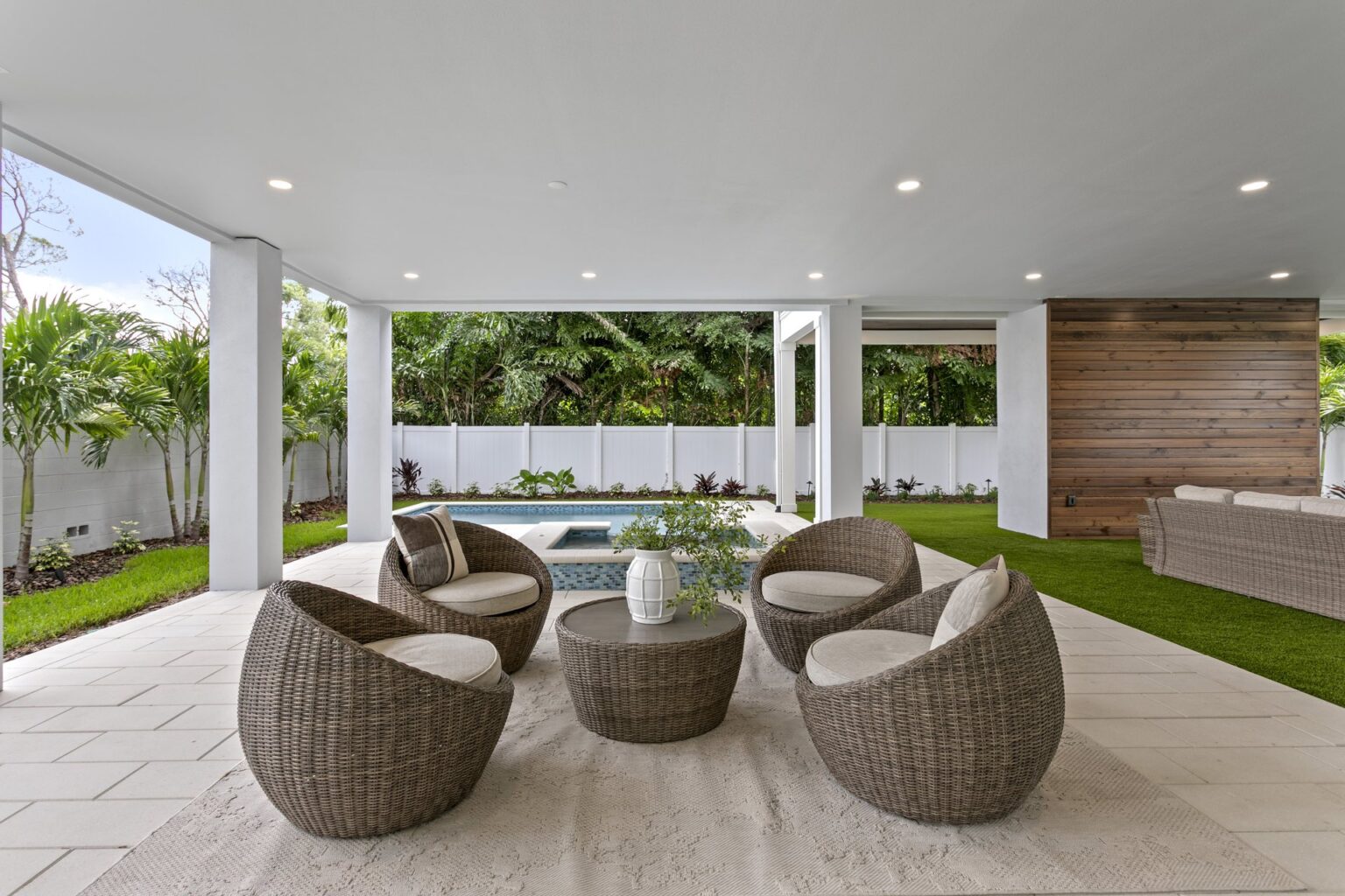 2312 S Occident ground level: Ground level