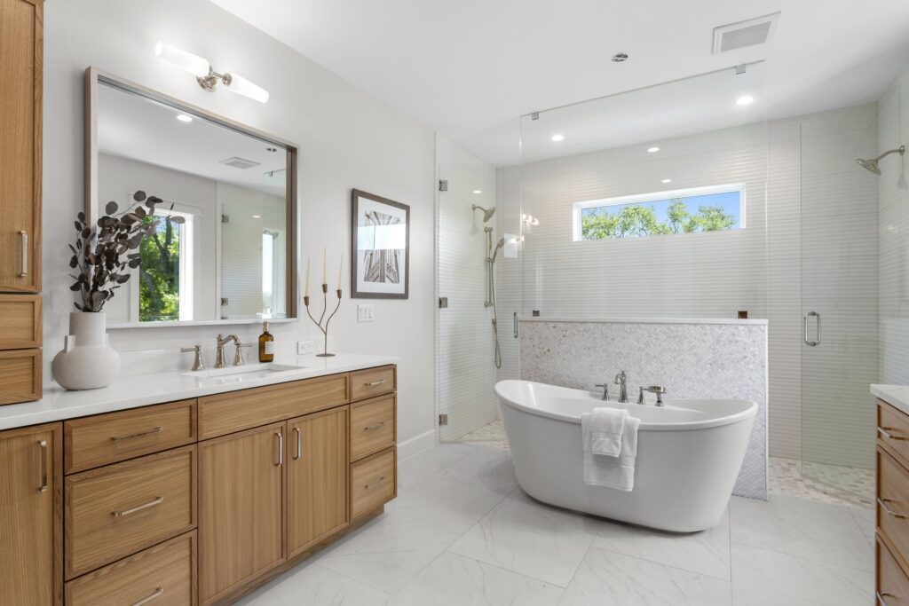 2312 S Occident, South Tampa – Primary bathroom