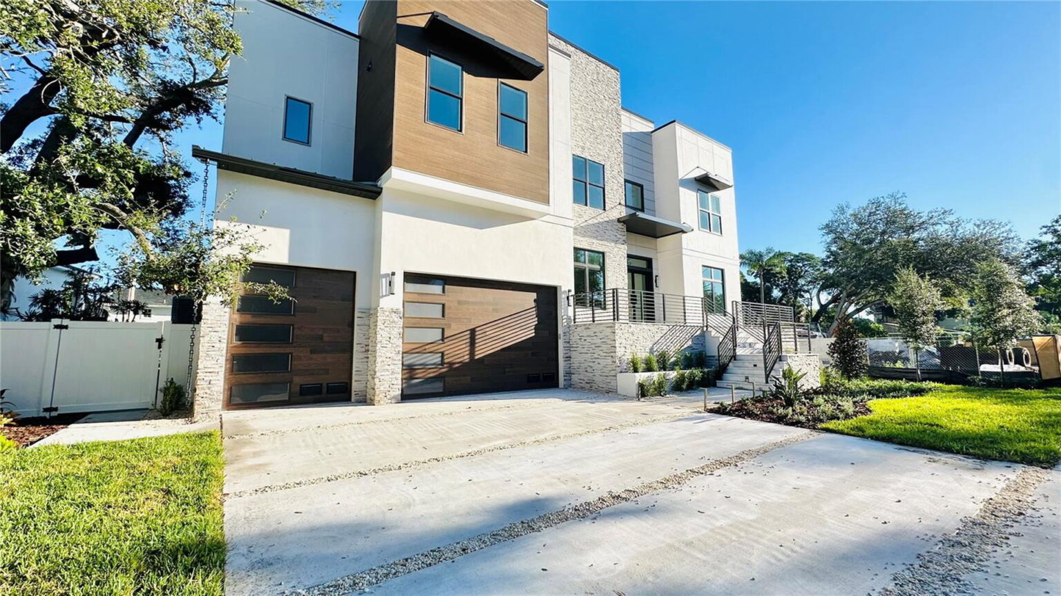 4629 W Longfellow, South Tampa &ndash; Front exterior