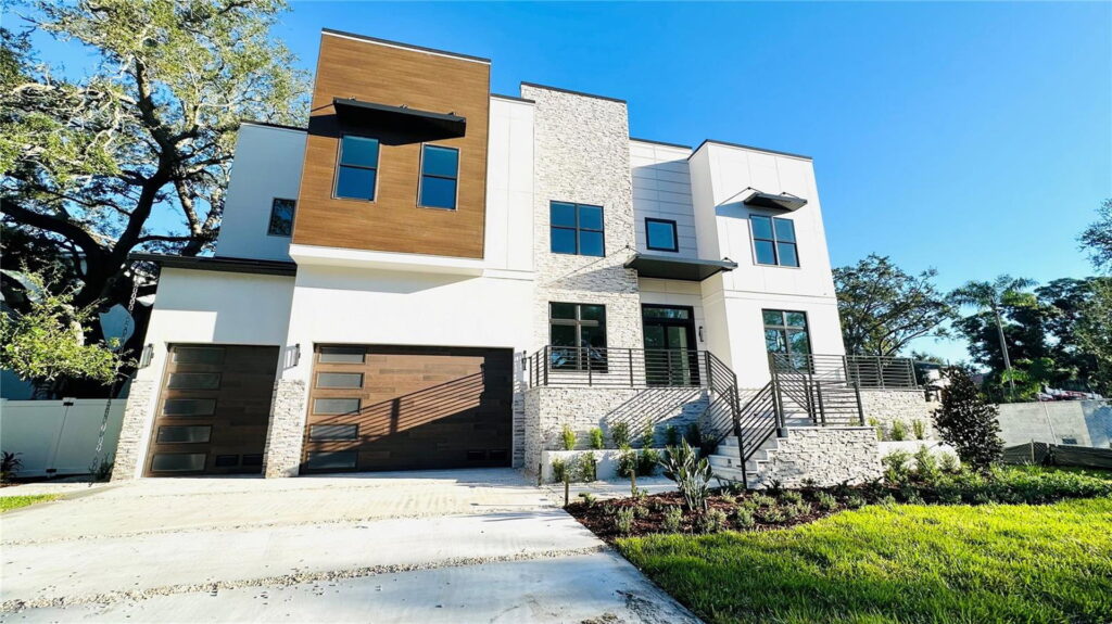 4629 W Longfellow, South Tampa &ndash; Front exterior and three-car garage