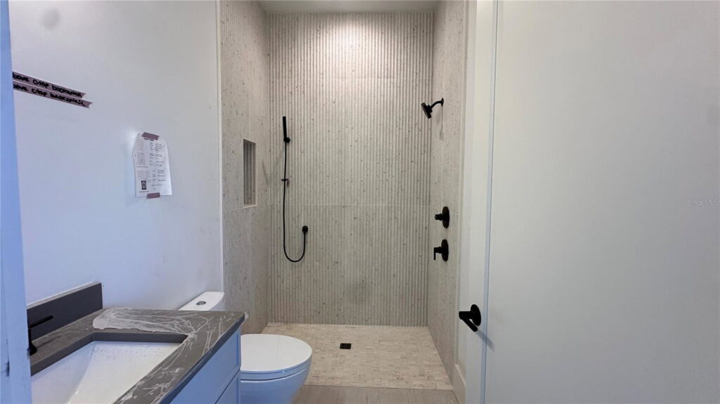 4629 W Longfellow, South Tampa &ndash; Primary bath shower